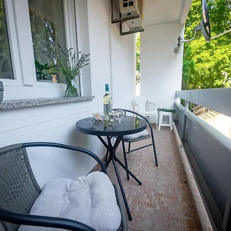 Ena Apartament *
