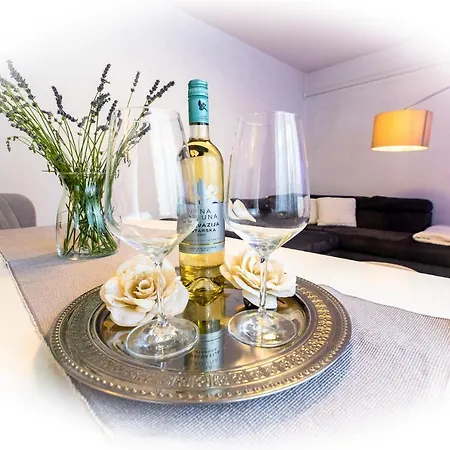 Apartment Ena *
