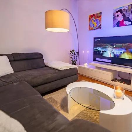 Apartment Ena Pula